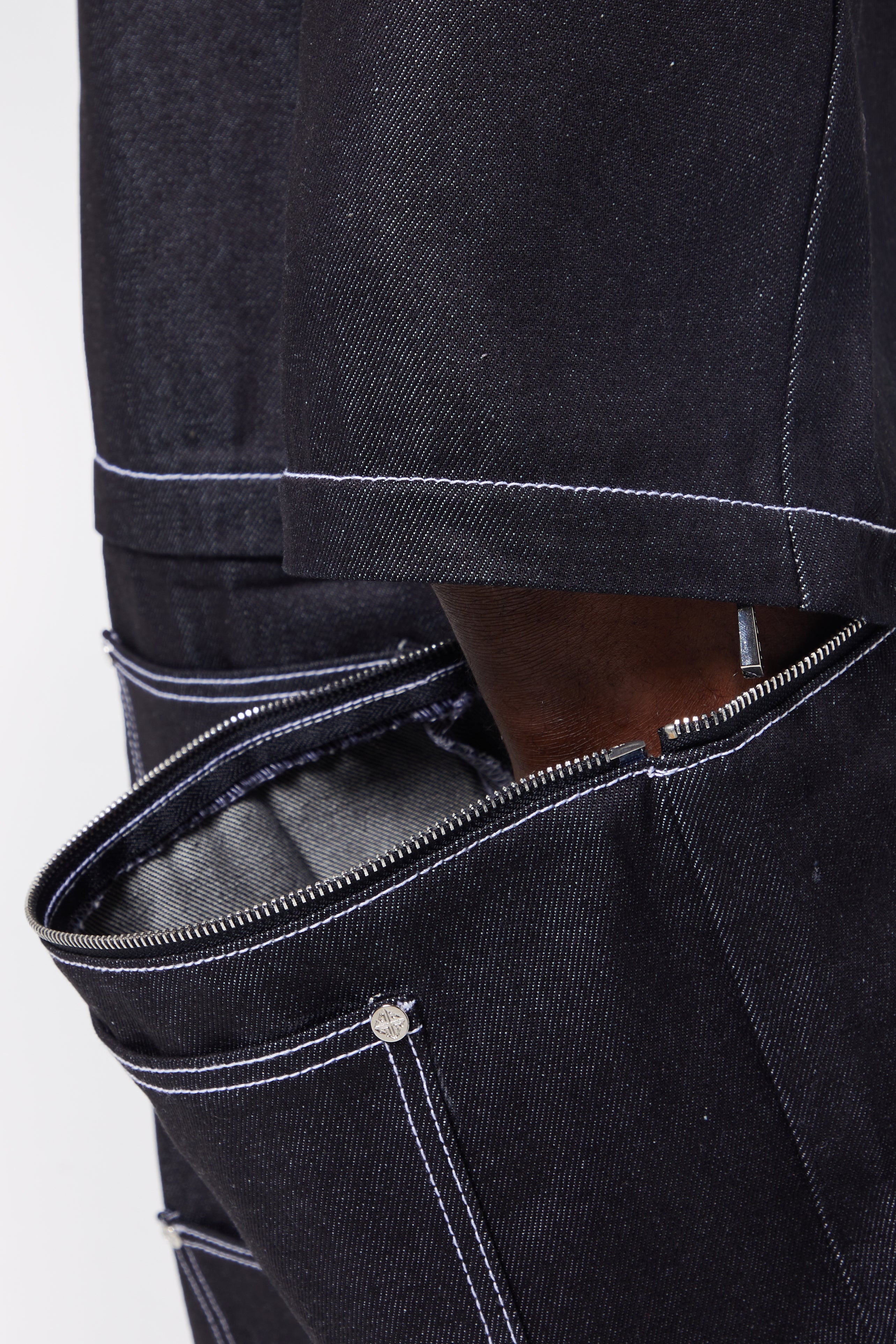 ウェアハウスセール – GUAPI CLOTHING FZ-LLC