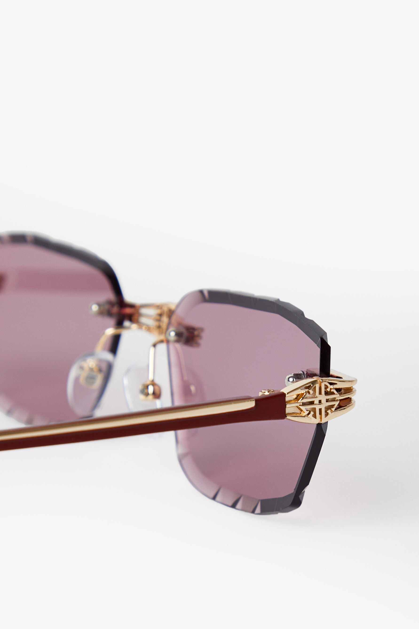 <tc>ワインレッドアイコングラス</tc>