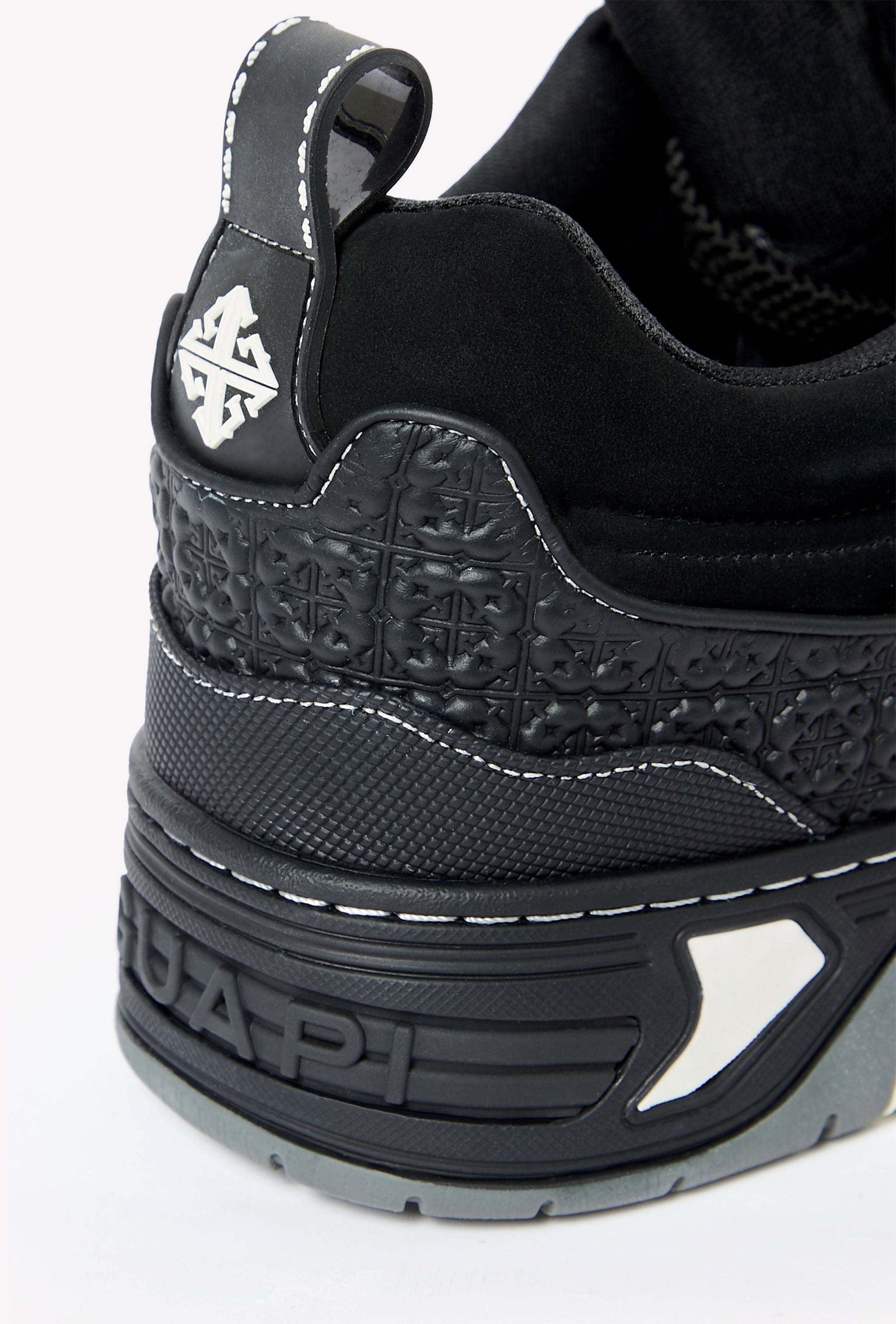 Obsidian Black Skate Star